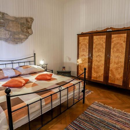 Cote Ensoleille Apartment Pula Bagian luar foto