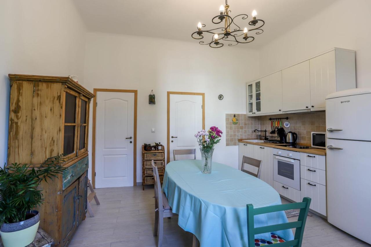 Cote Ensoleille Apartment Pula Bagian luar foto